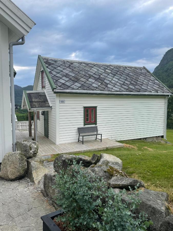 Hoiland Gard Gardshotellet Hjelmeland Ngoại thất bức ảnh