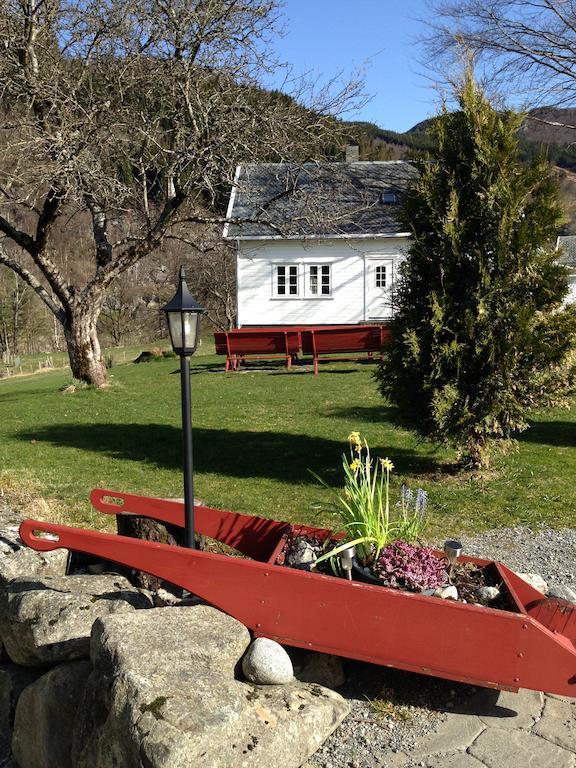 Hoiland Gard Gardshotellet Hjelmeland Ngoại thất bức ảnh