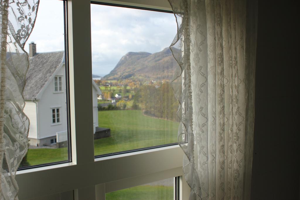 Hoiland Gard Gardshotellet Hjelmeland Phòng bức ảnh